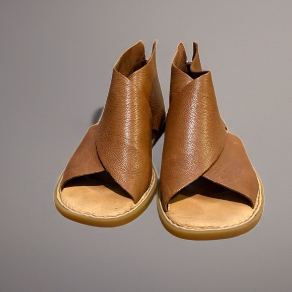 Born Tan Leather Women's Sandals - Picture 4 of 6